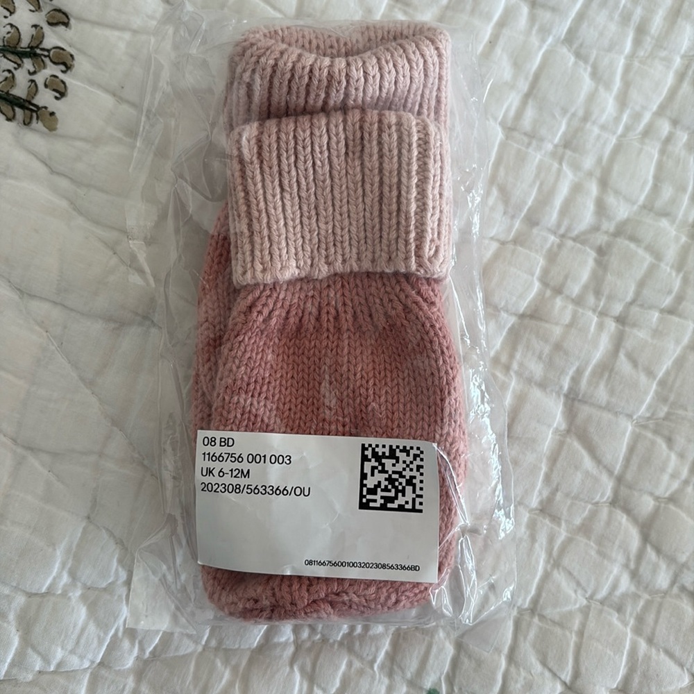 H&M mittens 6-12m cotton